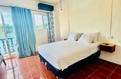 Flores House | Maple Guest House