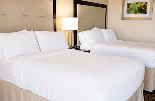 Central City Hotel | Marina-Side Downtown Retreat | 3 Min Walk to Waterfront Paths | 4 Units