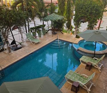 Flores Hotel | Maximos Petit Hotel