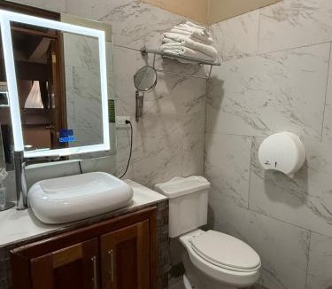 Flores Hotel | Maximos Petit Hotel