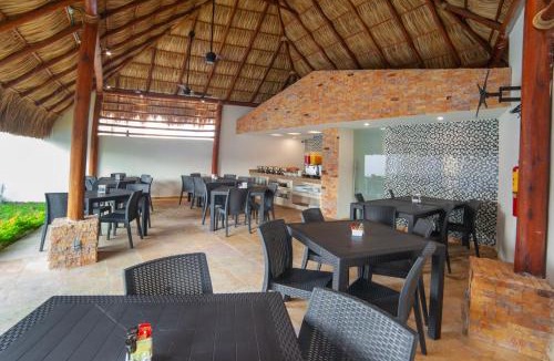 Crucecita Hotel | Mayev Express