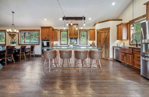 Marion House | McGregor Retreat | Forest Lodge on McGregor Lake, 5 Bed, Sleeps 10