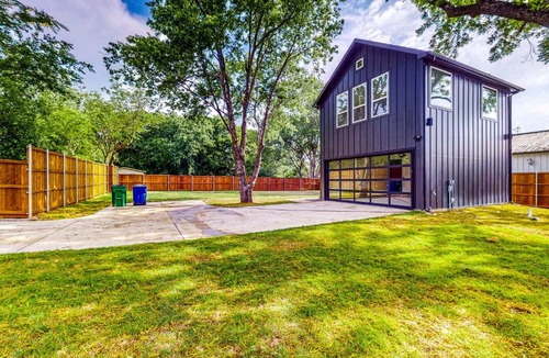 McKinney Apartment | 'McKinney Marvel' Studio in Historic District