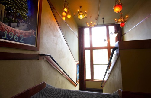 Bothell Hotel | McMenamins Anderson School
