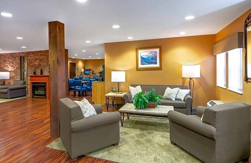 Raton Hotel | Microtel Inn & Suites by Wyndham Raton