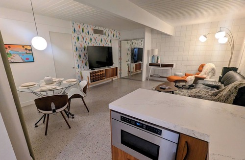 Twin Palms Condo | Mid-Century Modern Quiet Oasis in Palm Springs - All Utilities included