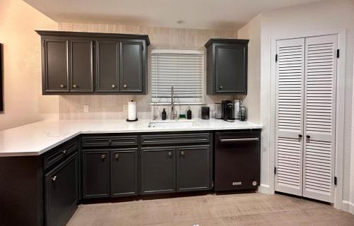 Midland Villa | Midland Luxe, Pool, Fire Pit, Workspace, Pool Table