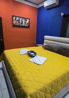 Puerto Barrios Apartment | Mini Casa azul con generador electrico y parqueo