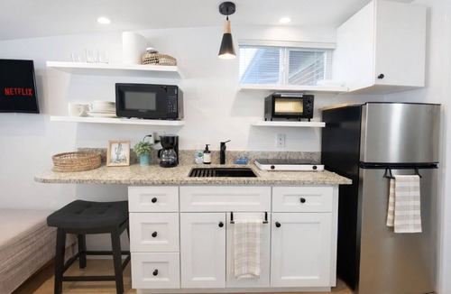 Tucson House | Minimalist Microstudio | Westside | Near DT, Trails, Dining
