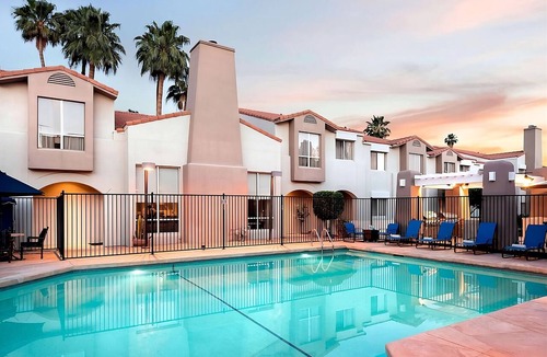 South Scottsdale Apartment | Minutes from Phoenix Art Museum! Free Breakfast, Pool, Pets are Welcome!