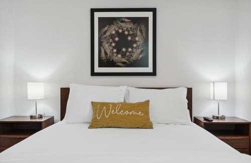Camelback East Apartment | Modern 1-bedroom Apartment - 80 Walkscore!