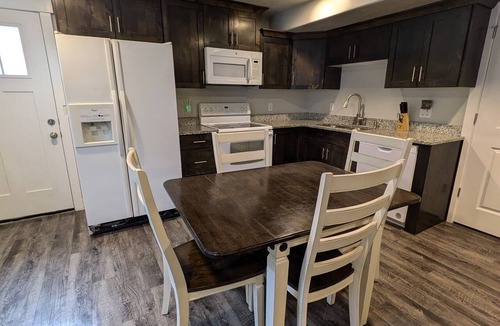 American Fork Apartment | Modern 1BR by Silicon Slopes – Workspace & 65” TV