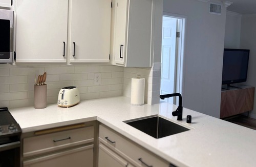 Rancho Cucamonga Condo | Modern 2-Bedroom Condo Prime Location