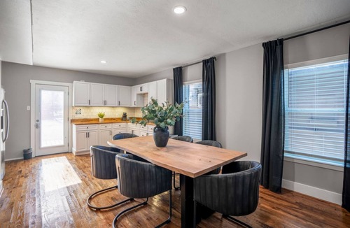 Greater East End Apartment | Modern 2BR Home With King Beds Near Downtown