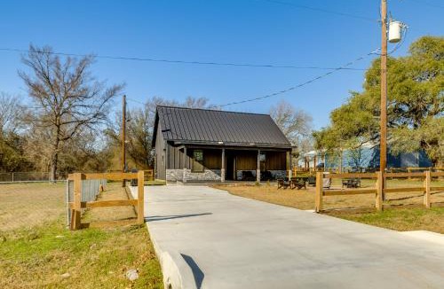 Somerville House | Modern 2BR Near Lake Somerville & Round Top