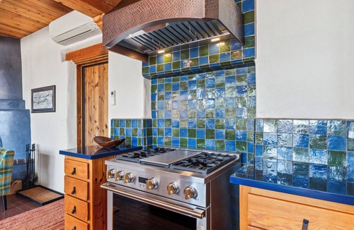Seton Village House | Modern Adobe Masterpiece | Private Hot Tub | Rooftop Deck