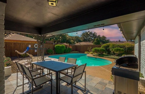 Far North Dallas House | Modern and Spacious Dallas Getaway with Private Pool