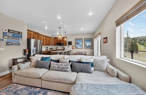 Brian Head Condo | Modern and Spacious Mountain Townhome | Game Room + Near Slopes