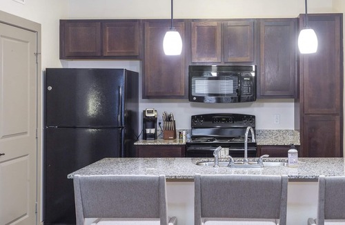 Georgetown Apartment | Modern Apartment in Prime Location (ID3128X45)