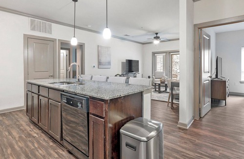 Georgetown Apartment | Modern Apartment in Prime Location (ID7570X36)