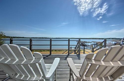 Log Cabin House | Modern Cedar Creek Lake Retreat w/Panoramic View!