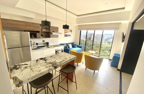 Zona Historico Apartment | Modern & Centric apartment w/pool and hot tub