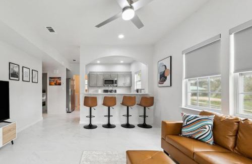 Foster Heights House | Modern Central East Austin 4BR Gem