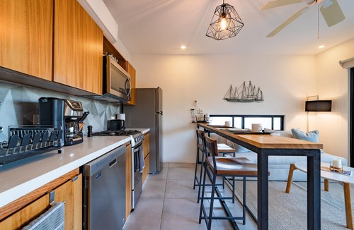 P Chahue Condo | Modern condo in cetral location