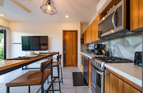P Chahue Condo | Modern condo in cetral location
