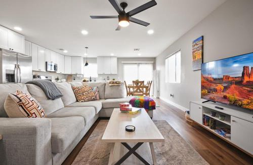 South Mountain Apartment | Modern Desert Retreat - 12 Min to DT & Airport