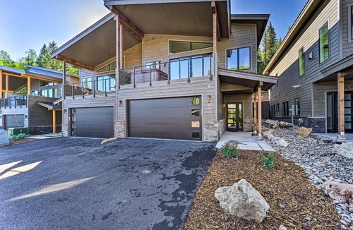 Purgatory House | Modern Durango Townhome Hot Tub, By Ski Lift