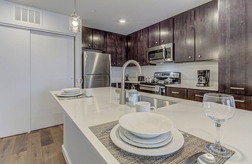 Marble Falls Apartment | Modern Escape: Brand New & Resort-Style Amenities like Pool and Golf Sim