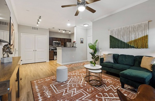 Wetmore Apartment | Modern Ground Floor 1BR w/Pool, WiFi & Parking