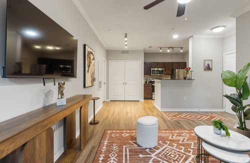 Wetmore Apartment | Modern Ground Floor 1BR w/Pool, WiFi & Parking