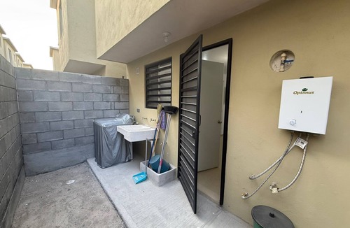 Apodaca House | Modern House in Salinas Victoria