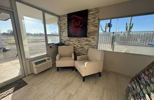 Tucson Hotel | Modern King Bed Room — Perfect for Couples Visiting Tucson Attractions