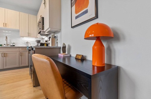 Scofield Farms Apartment | Modern King Suite Downtown Austin + Wi-Fi NEW
