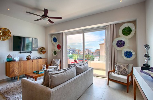 Emiliano Zapata Condo | Modern Mexican 1BR | 2 Pool, Gym & Balcony