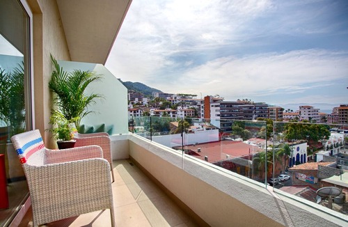 Emiliano Zapata Condo | Modern Mexican 1BR | 2 Pool, Gym & Balcony