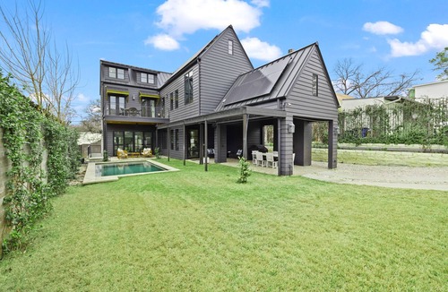 Clarksville House | Modern oasis in the heart of downtown Austin.