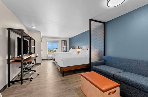 Brownsville Hotel | Modern Pet-Friendly Suite w/Kitchen & Dedicated Workspace