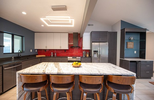Alhambra House | Modern Phoenix Oasis - Sleeps 12 with a Heated Pool