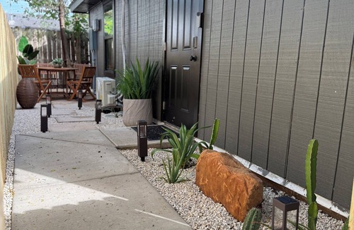 Brownsville House | Modern Sleek Tiny house