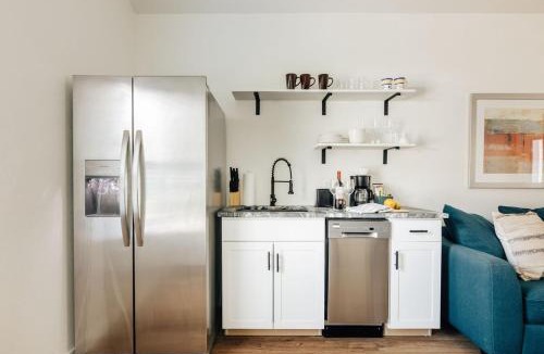Sweetbriar Apartment | Modern SoCo 1BR Home Ideal for Extended Stays