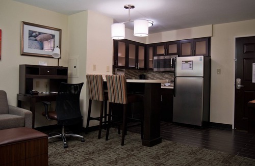 Barker Condo | Modern Suite | Free Breakfast + 24 Hour Business Center + Outdoor Pool
