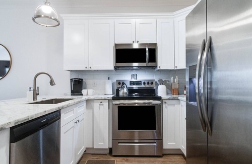 Lafayette House | Modern Townhome Charm in a Trendy Neighborhood