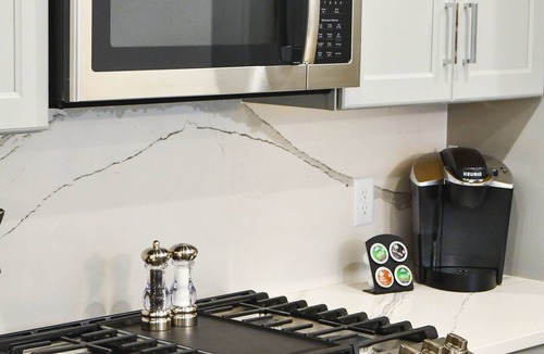 Central Business District Hotel | Modern Vacation Rental in New Orleans CBD: Patio + Walk to French Quarter