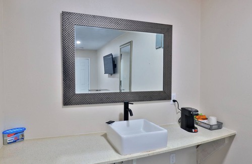 Corpus Christi Hotel | Monterrey Motel Padre Island, Corpus Christi By Oyo