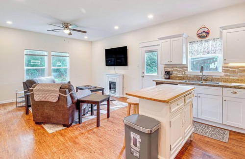 Montgomery Cottage | Montgomery Cottage w/Fenced Yard < 1 Mi to Lakes!
