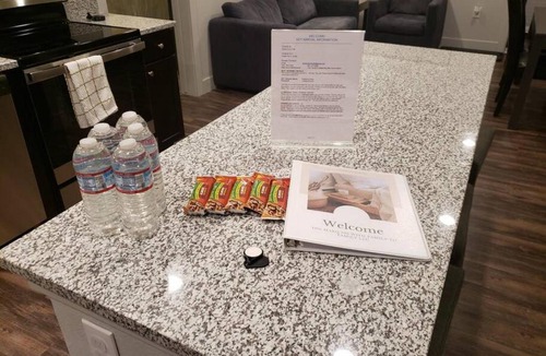 Colorado Springs Apartment | Monument Resort like amenities with King bd Qn bd Garage Fast WiFi Sleeps